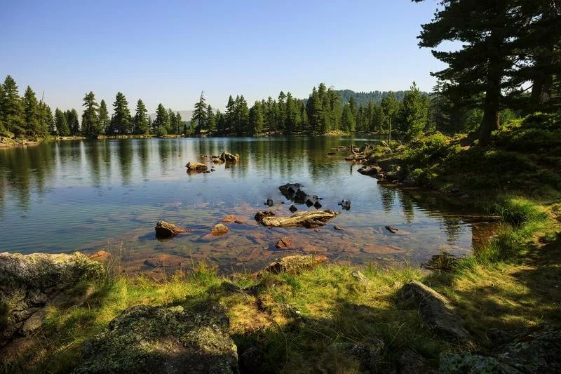 hrid-lake-prokletije-mountain-national-park-amazing-view-hridsko-mountains-montenegro-112254194